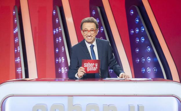 Jordi Hurtado es el presentador del programa de La 2 'Saber y ganar' desde el año 1997 