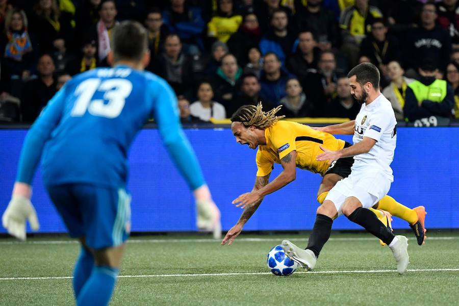 Estas son las mejores imágenes del partido disputado en el Stade de Suisse, correspondiente a la tercera jornada de Champions