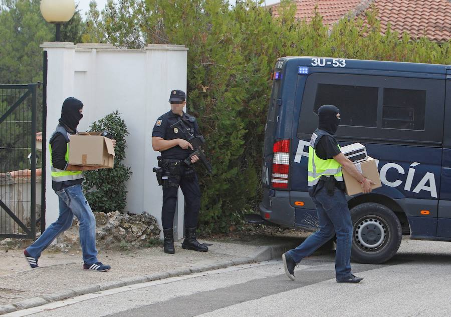 Fotos: La Policía detiene a dos yihadistas en Alaquàs y Cocentaina