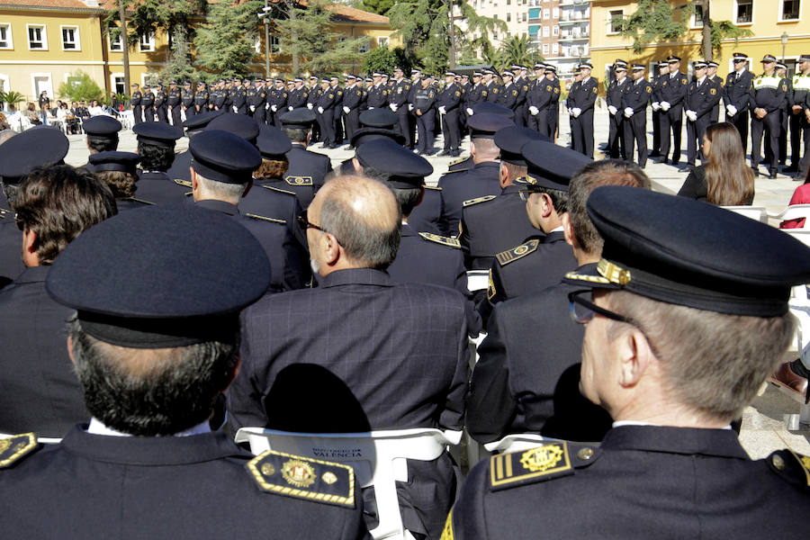 El alcalde de Valencia, Joan Ribó, ha mostrado su apoyo explícito al trabajo de la Policía Local en la prevención de venta ilegal de productos falsificados. «Tras ver todos los informes, la actuación se hizo correctamente, respetando la multiculturalidad y a las personas migrantes», ha dicho el alcalde, que hacía referencia a la decisión del Consejo de Migración del Ayuntamiento de Valencia que hace dos semanas aprobó una resolución en la que pedía una investigación interna por las actuaciones de los agentes de la policía local que intervinieron contra la venta ambulante ilegal en las calles peatonales cercanas al Ayuntamiento el pasado 30 de septiembre.