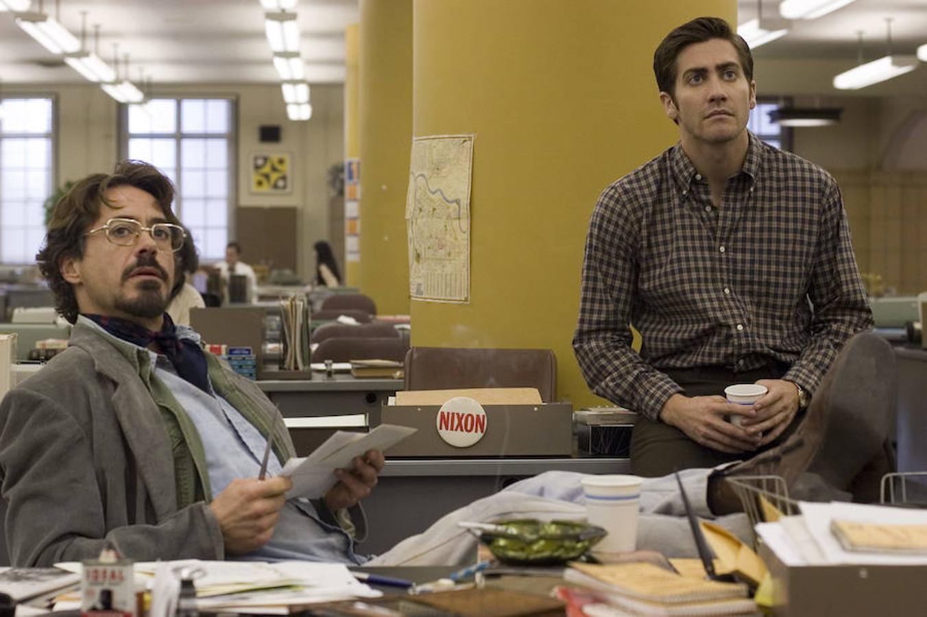 'Zodiac' | Basada en hechos reales, 'Zodiac' narra uno de los crímenes en serie sin resolver más intrigantes de la historia. El filme, protagonizado por Jake Gyllenhaal, Robert Downey Jr. y Mark Ruffalo, cuenta la historia de un asesino en serie que aterroriza San Francisco y tiene a cuatro jurisdicciones de policías descifrando sus códigos y cartas para dar con él. El caso se convierte en una obsesión para cuatro personas cuyas carreras y vidas están dedicadas a seguir cada una de las interminables pistas.  Ver tráiler .