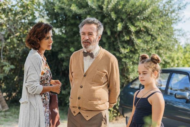 Inma Cuesta, Óscar Martínez y Mafalda Carbonell, durante el rodaje. 