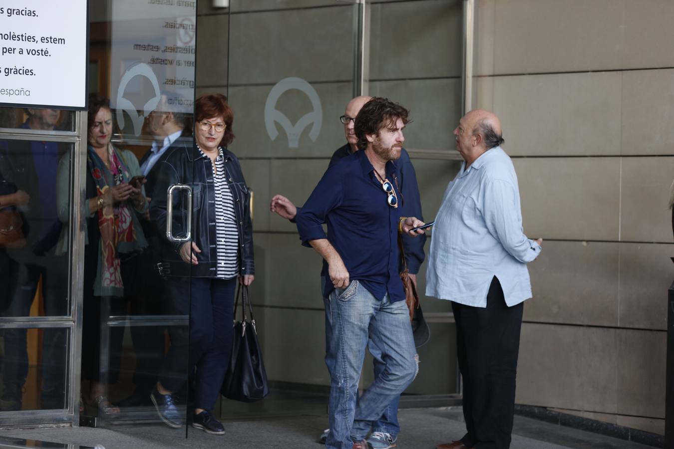 La capilla ardiente de la política, profesora y escritora valenciana Carmen Alborch, en el Tanatorio Municipal de Valencia, ha recibido este jueves a numerosos representantes de la política, la cultura y la sociedad valenciana y española.