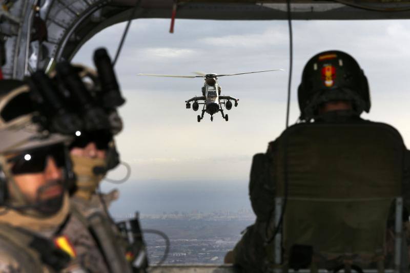 Los «boinas verdes» españoles, la unidad de élite del Ejército, han perfeccionado durante los últimos diez días algunas de las acciones bélicas nocturnas más sofisticadas en las maniobras «Empecinado 18» en Alicante, Valencia, Murcia y Albacete en las que han participado un millar de soldados. 