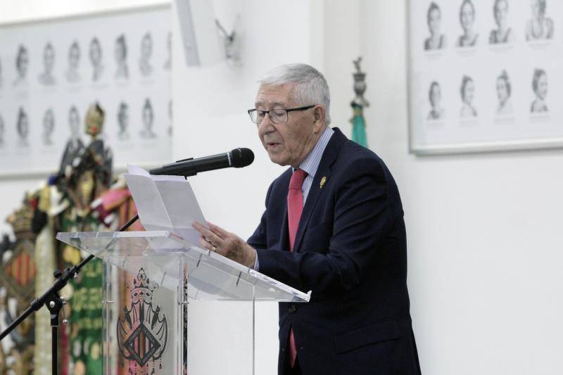 Convento Jerusalén crea una publicación del 125 aniversario. La obra de 268 páginas, presentada en el casal, incluye 909 fotografías y artículos de Luz Fos y Laura Segura, falleras mayores de Valencia 