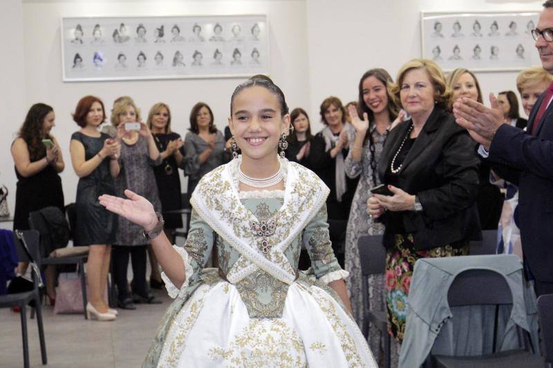 Convento Jerusalén crea una publicación del 125 aniversario. La obra de 268 páginas, presentada en el casal, incluye 909 fotografías y artículos de Luz Fos y Laura Segura, falleras mayores de Valencia 