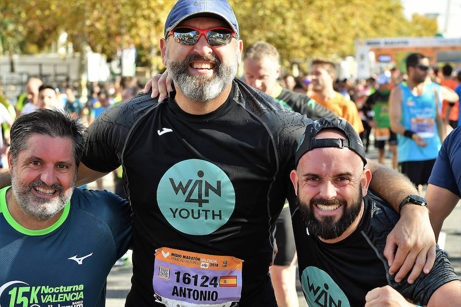 Fotos: Búscate en la llegada a la meta en la Medio Maratón de Valencia