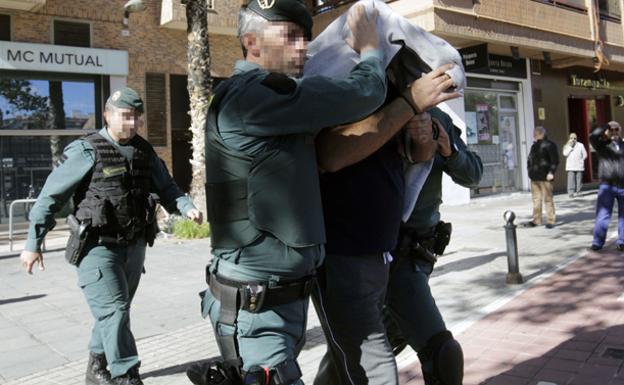 Uno de los detenidos en Valencia, acusado de participar en la red de apuestas amañadas.