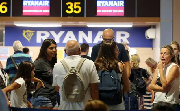 ¿Cuánto cuesta desde el 1 de noviembre llevar una maleta en la cabina de Ryanair?