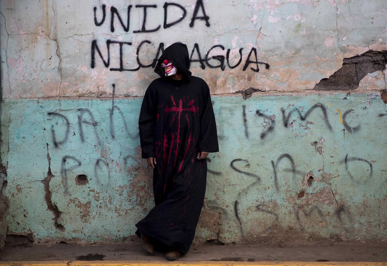 Múltiples rincones del planeta celebran la fiesta de Halloween, que tiene como origen la fiesta celta Samhain, del fin de la cosecha. Washíngton, Pekín, Hong Kong, Johannesburgo, Berlín, Galway (Irlanda), Krulov y Managua son sólo algunas de la ciudades que se disfrazan esta noche.