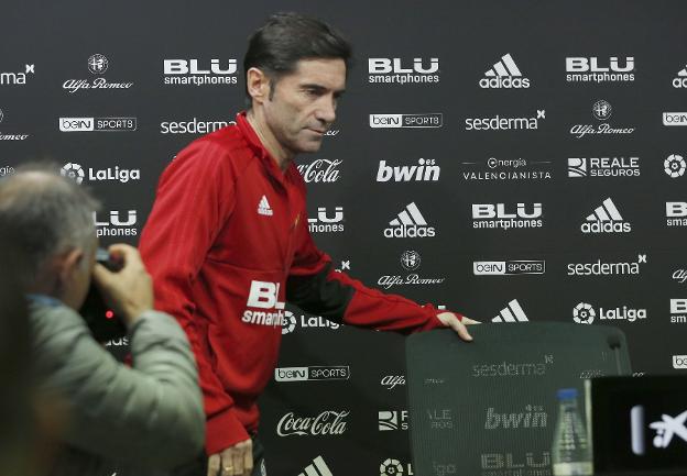 Marcelino, en la sala de prensa de Paterna. 