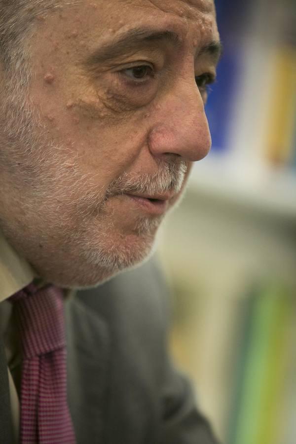 Fotos: Joaquín Borrell, el notario más antiguo de Valencia.