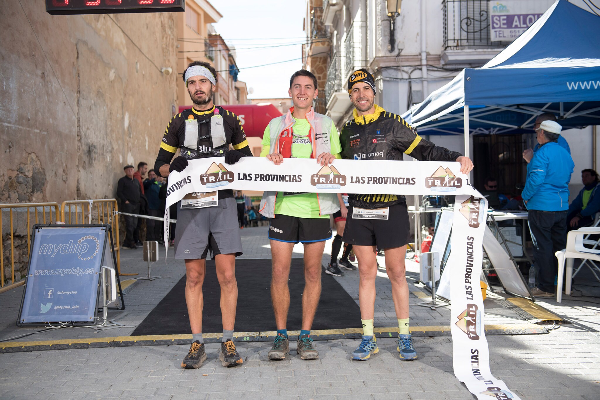 Galería de fotos de la llegada a meta de la carrera de 55 kilómetros del Trail de Montanejos 2018 