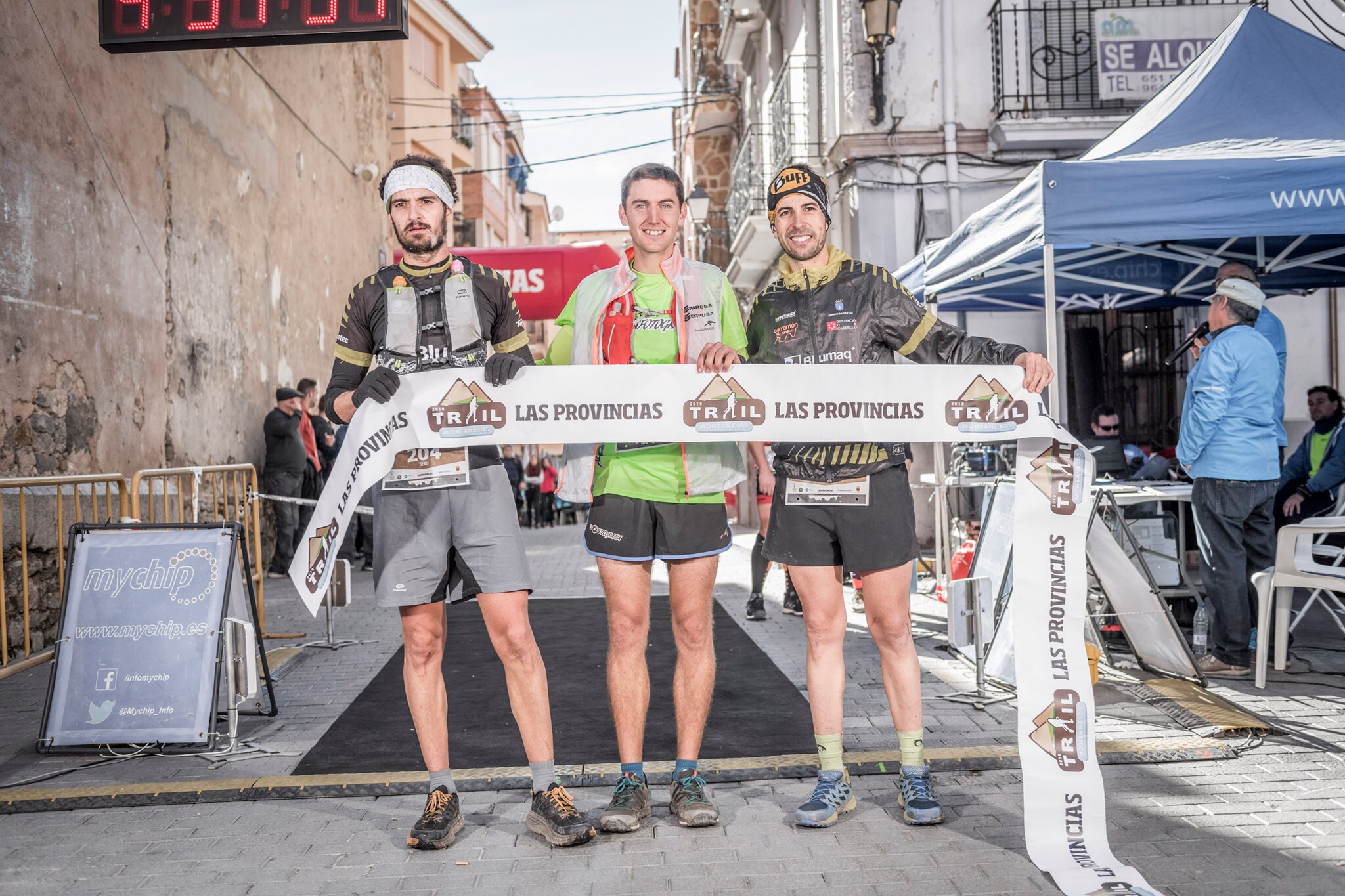 Galería de fotos de la llegada a meta de la carrera de 55 kilómetros del Trail de Montanejos 2018 