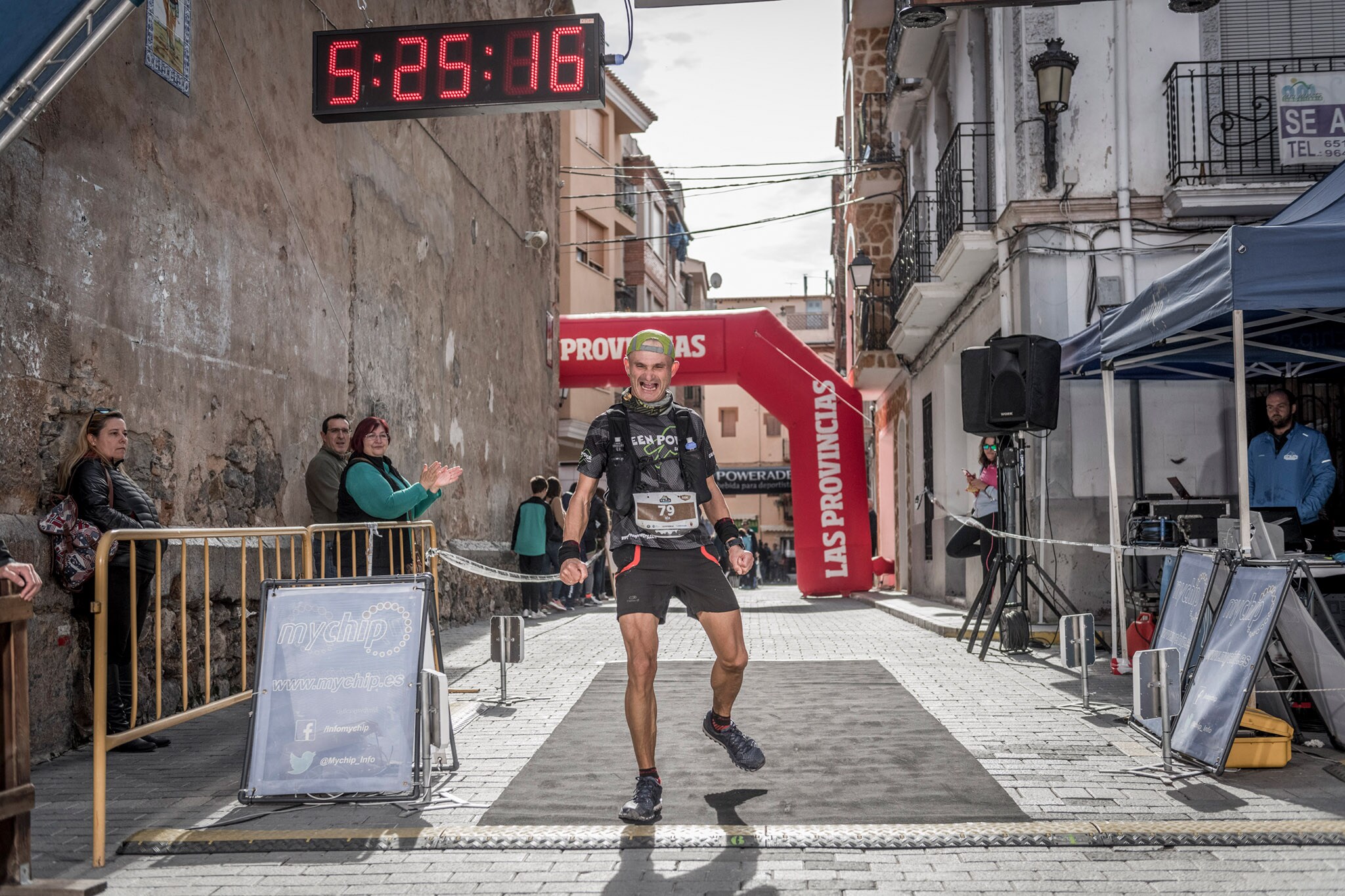 Galería de fotos de la llegada a meta de la carrera de 55 kilómetros del Trail de Montanejos 2018 