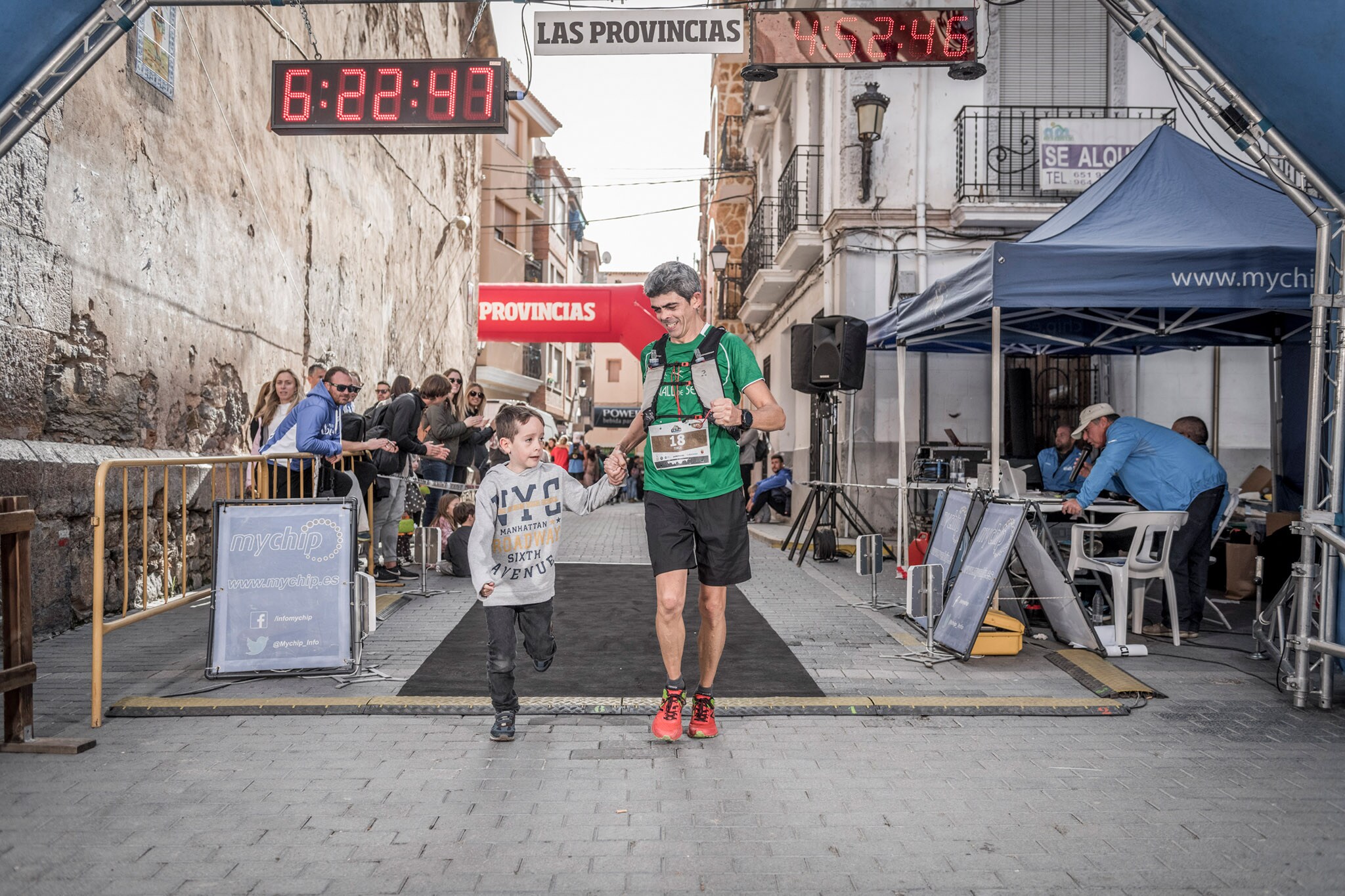 Galería de fotos de la llegada a meta de la carrera de 55 kilómetros del Trail de Montanejos 2018 