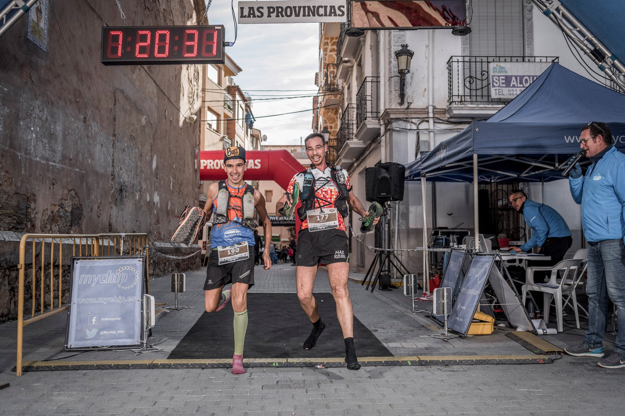 Galería de fotos de la llegada a meta de la carrera de 55 kilómetros del Trail de Montanejos 2018 