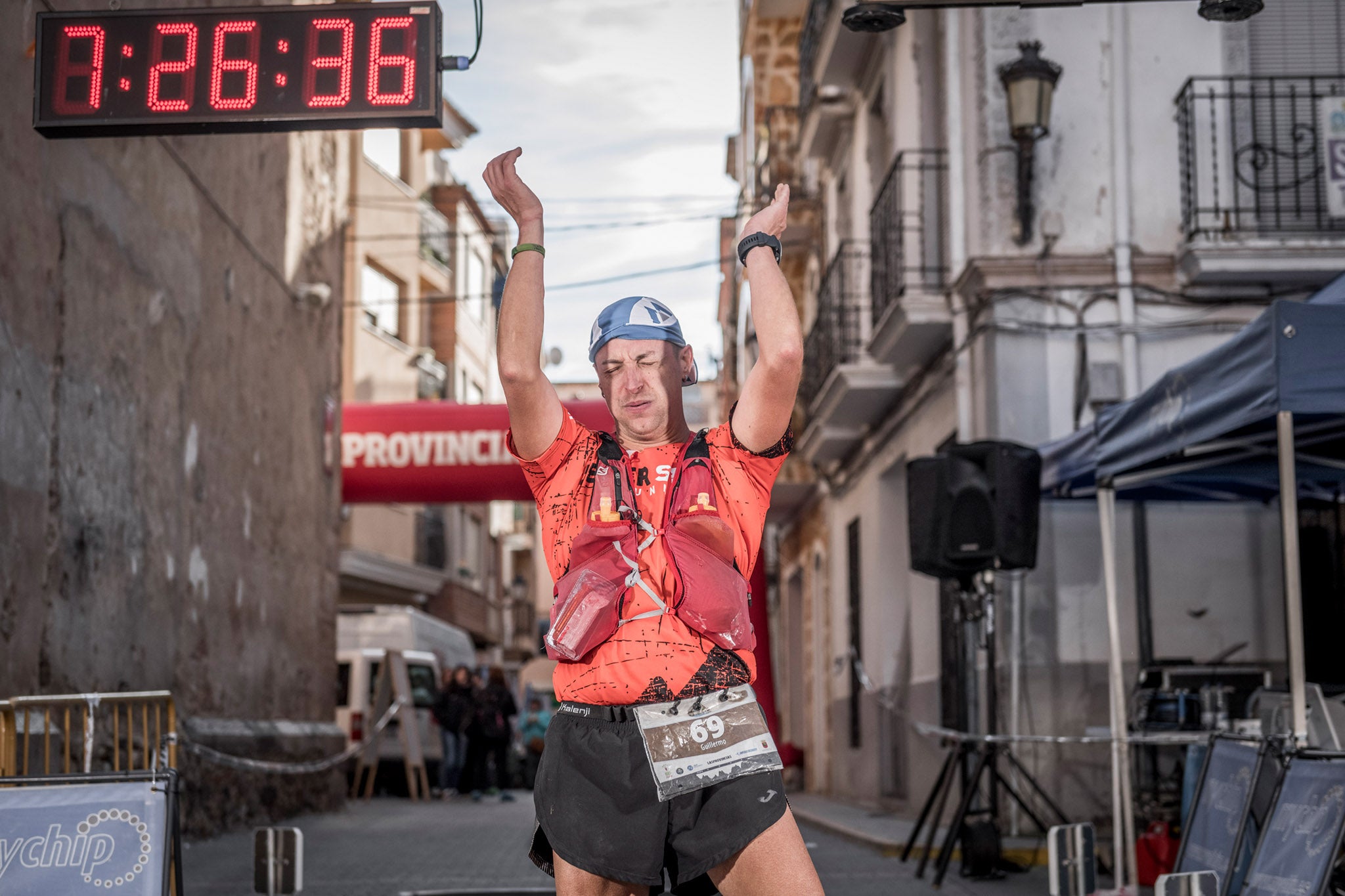 Galería de fotos de la llegada a meta de la carrera de 55 kilómetros del Trail de Montanejos 2018 