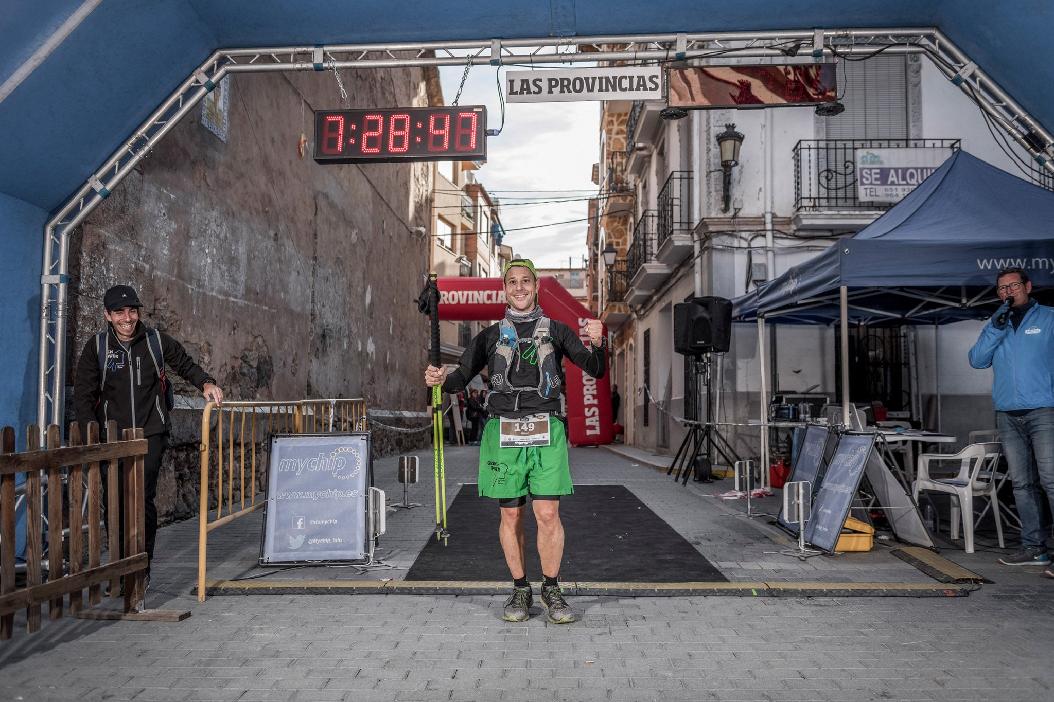 Galería de fotos de la llegada a meta de la carrera de 55 kilómetros del Trail de Montanejos 2018 