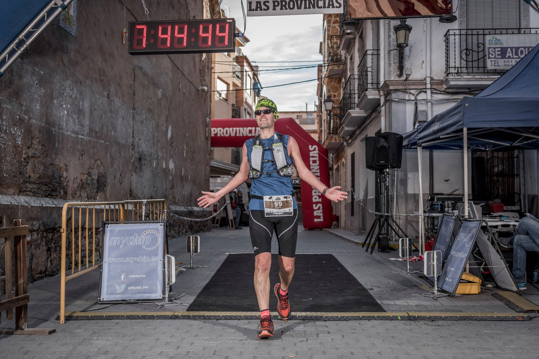 Galería de fotos de la llegada a meta de la carrera de 55 kilómetros del Trail de Montanejos 2018 