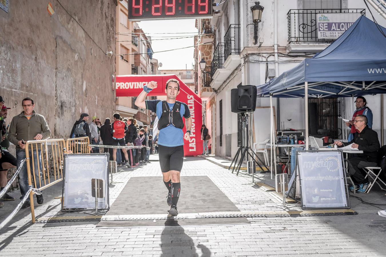 Galería de fotos de la llegada a meta de la carrera de 30 kilómetros del Trail de Montanejos 2018