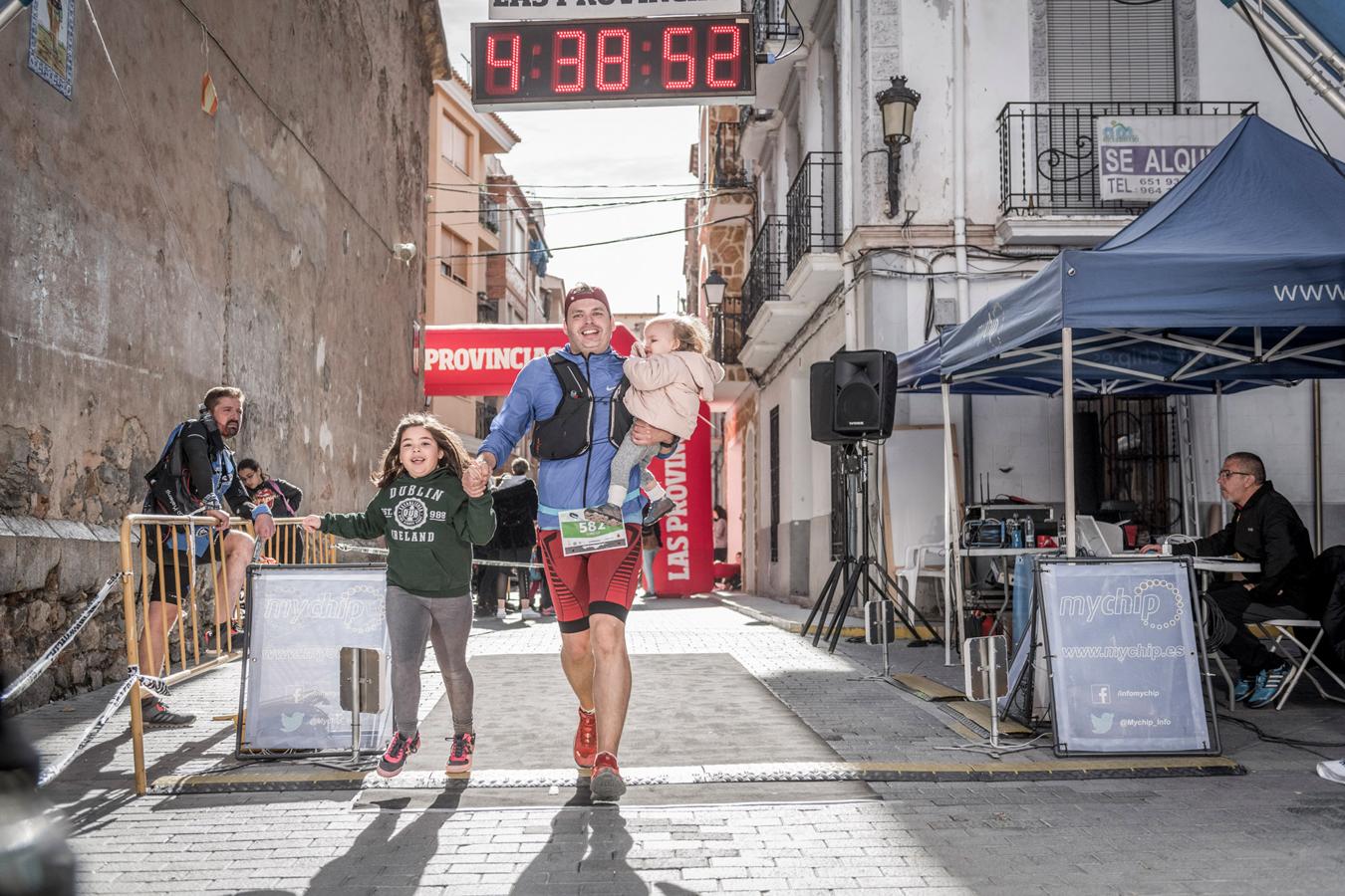 Galería de fotos de la llegada a meta de la carrera de 30 kilómetros del Trail de Montanejos 2018