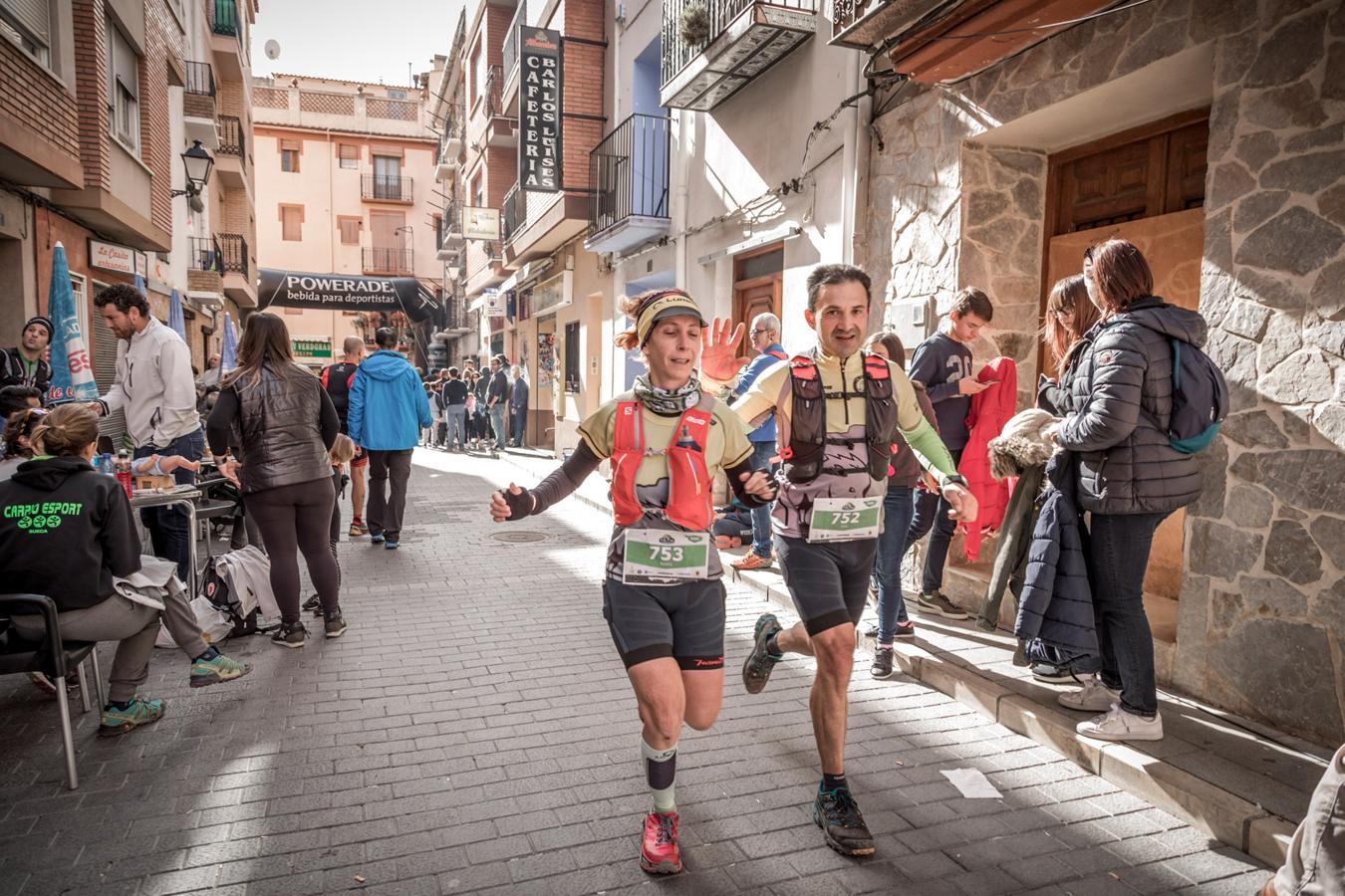 Galería de fotos de la llegada a meta de la carrera de 30 kilómetros del Trail de Montanejos 2018