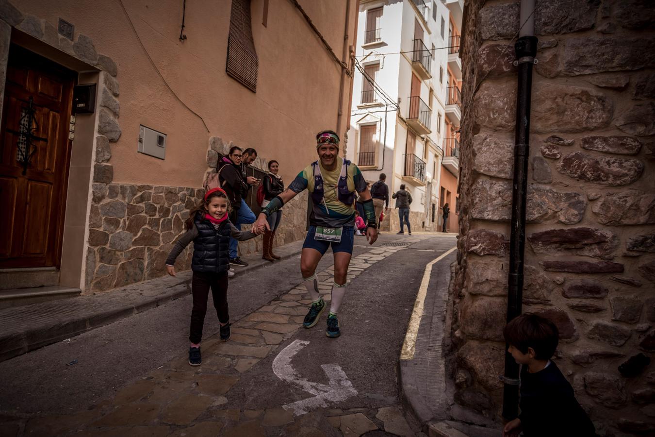 Galería de fotos de la llegada a meta de la carrera de 30 kilómetros del Trail de Montanejos 2018