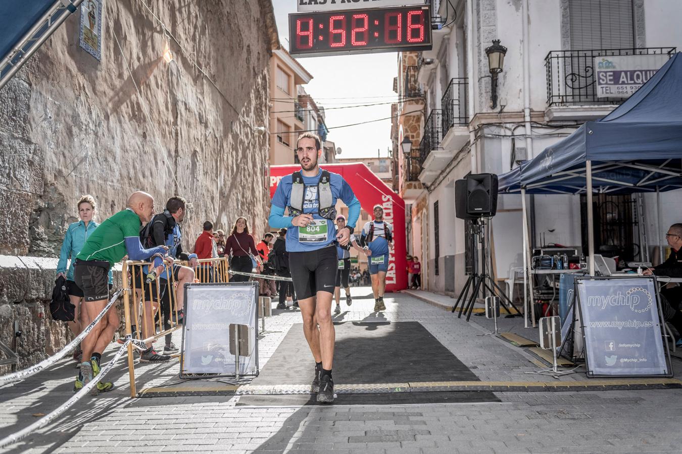 Galería de fotos de la llegada a meta de la carrera de 30 kilómetros del Trail de Montanejos 2018