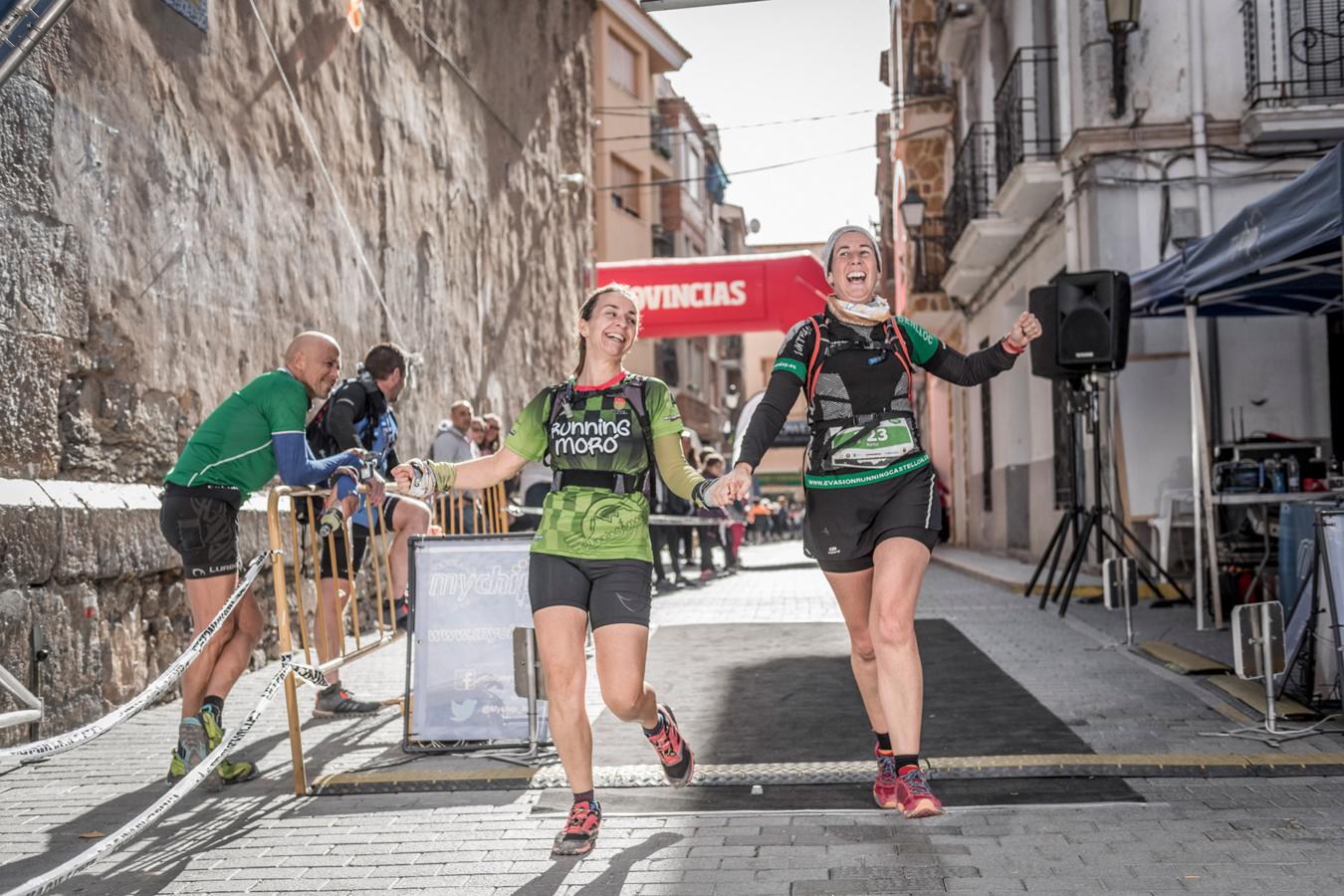 Galería de fotos de la llegada a meta de la carrera de 30 kilómetros del Trail de Montanejos 2018