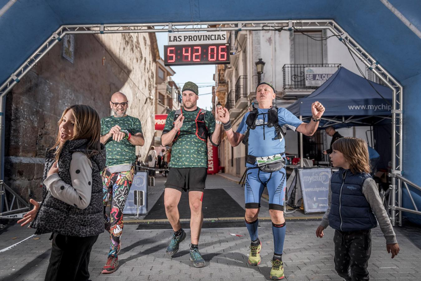 Galería de fotos de la llegada a meta de la carrera de 30 kilómetros del Trail de Montanejos 2018