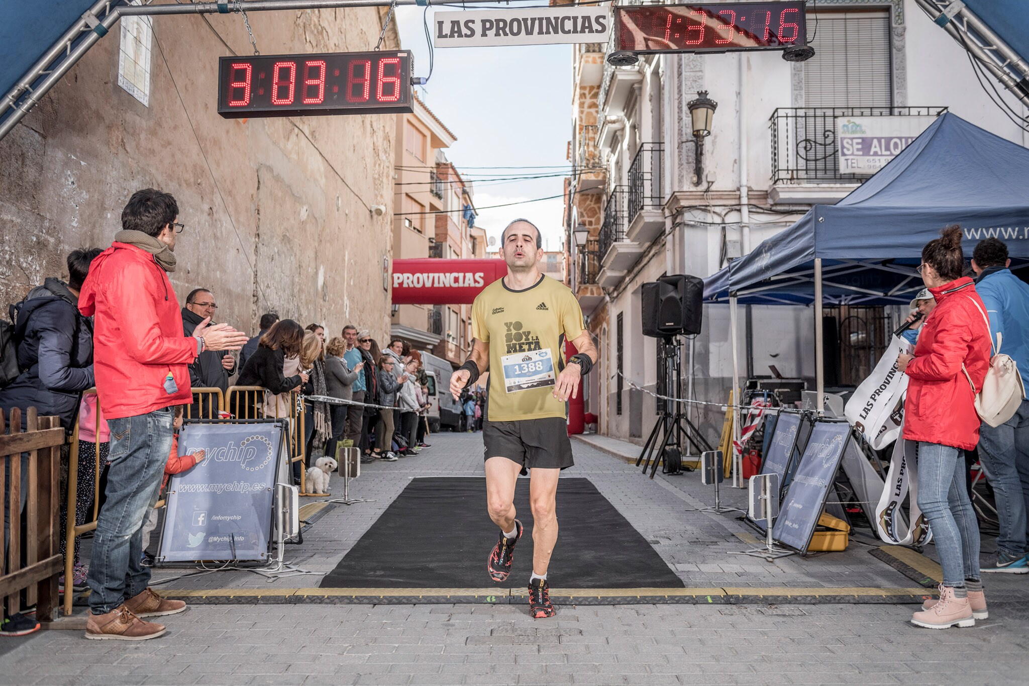 Galería de fotos de la llegada a meta de la carrera de 15 kilómetros del Trail de Montanejos 2018