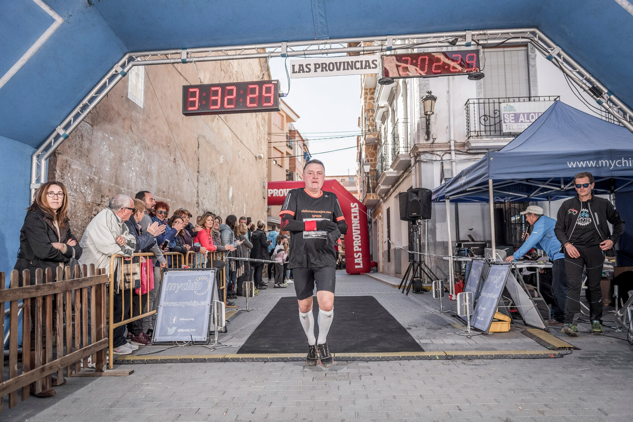 Galería de fotos de la llegada a meta de la carrera de 15 kilómetros del Trail de Montanejos 2018