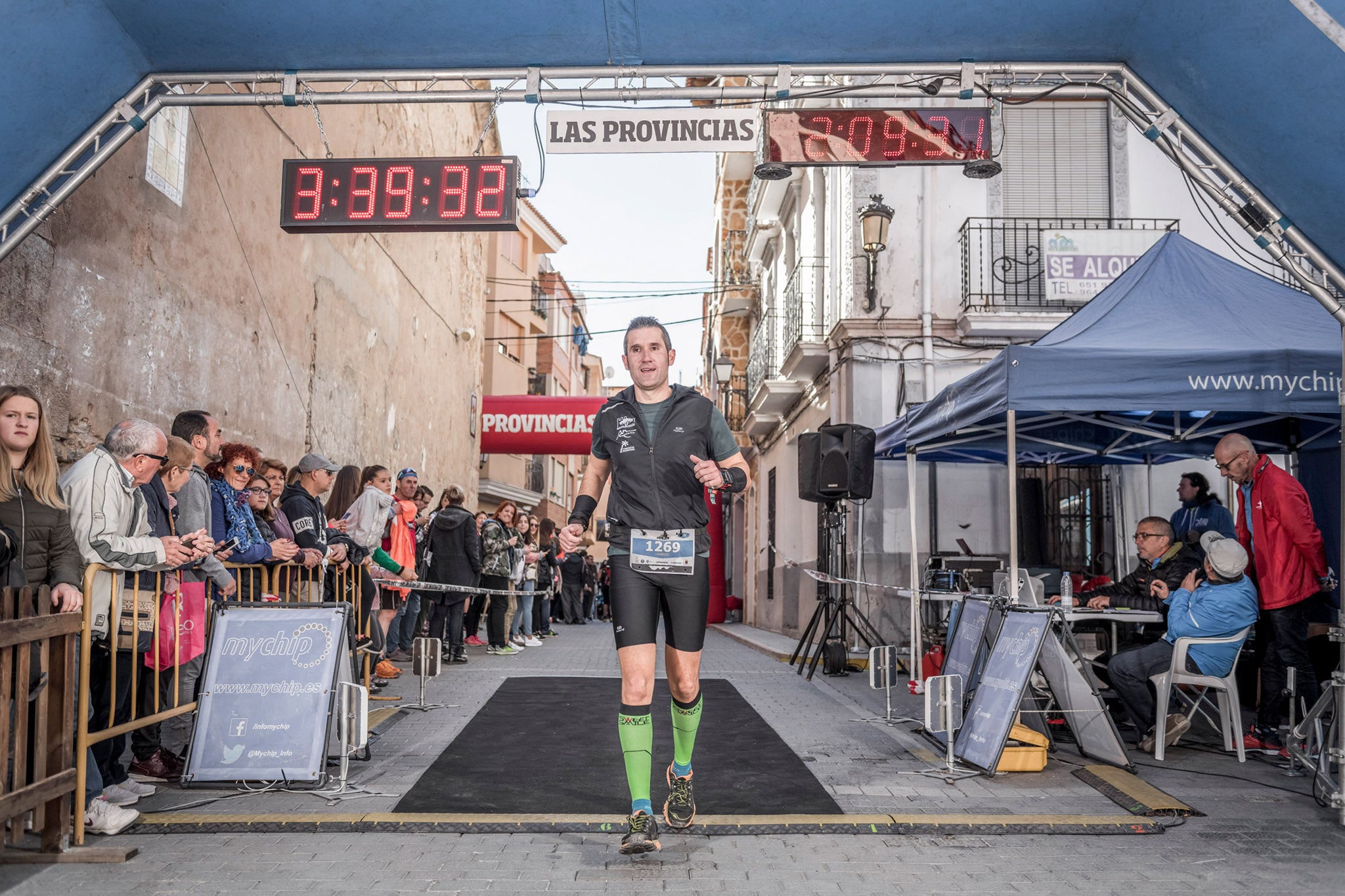 Galería de fotos de la llegada a meta de la carrera de 15 kilómetros del Trail de Montanejos 2018