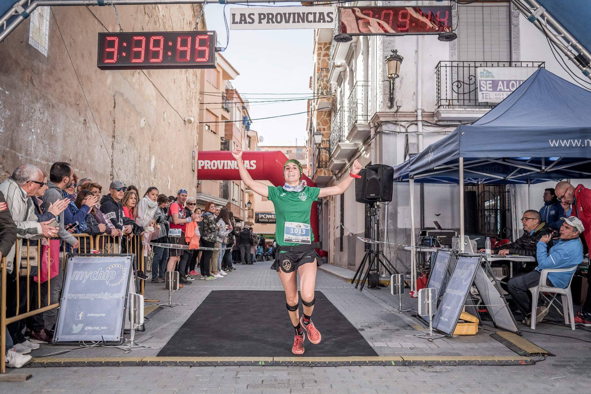 Galería de fotos de la llegada a meta de la carrera de 15 kilómetros del Trail de Montanejos 2018