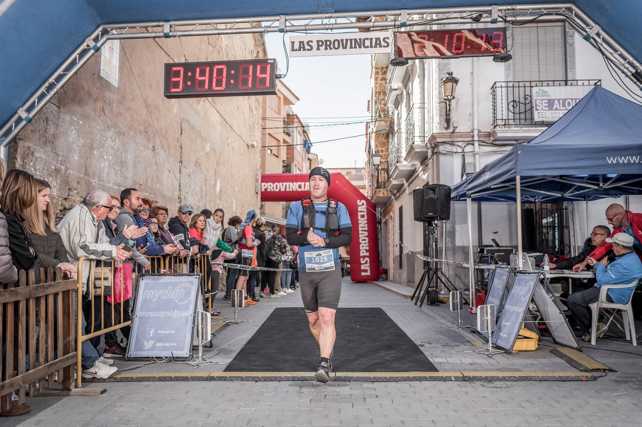 Galería de fotos de la llegada a meta de la carrera de 15 kilómetros del Trail de Montanejos 2018