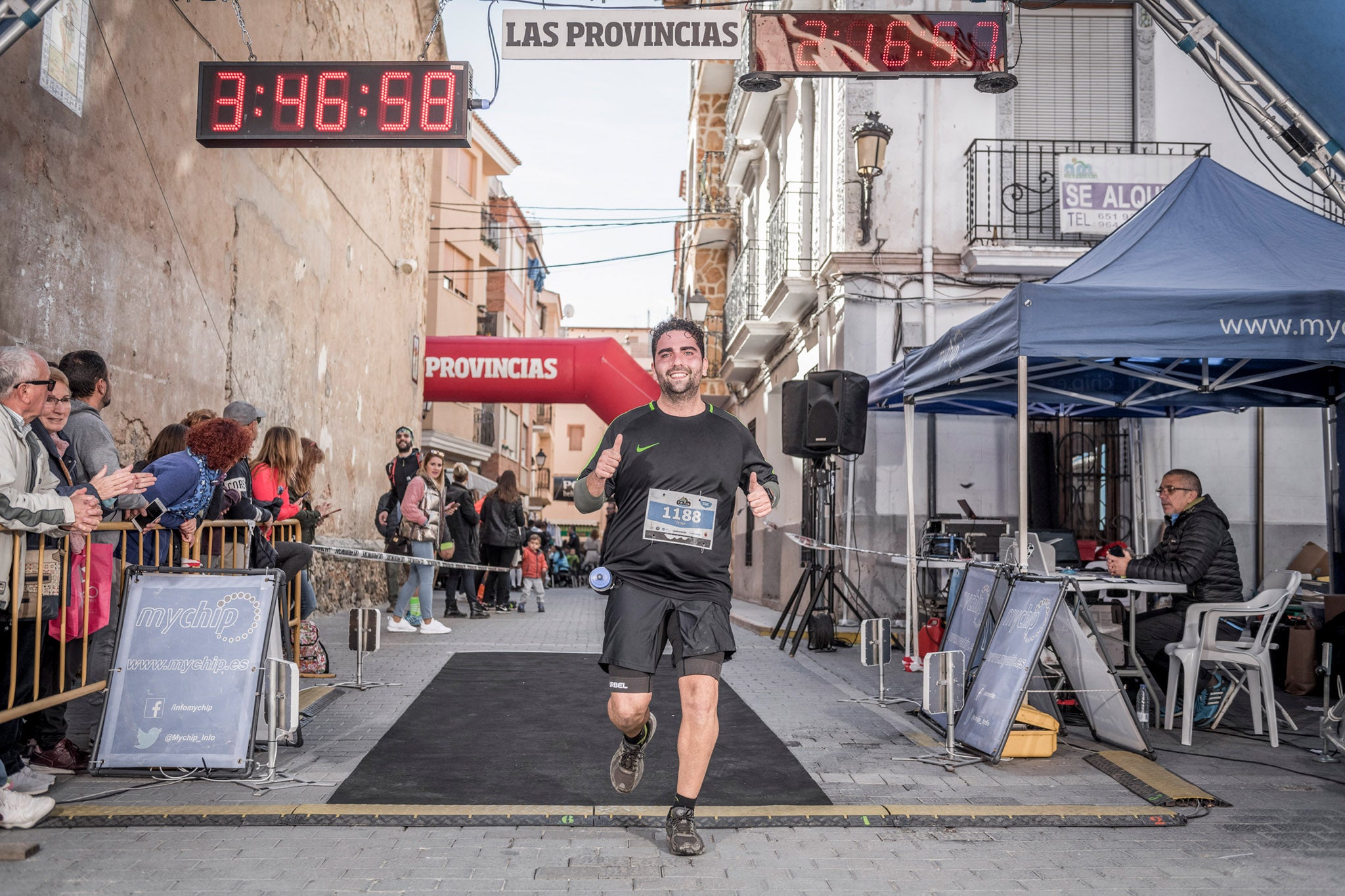 Galería de fotos de la llegada a meta de la carrera de 15 kilómetros del Trail de Montanejos 2018