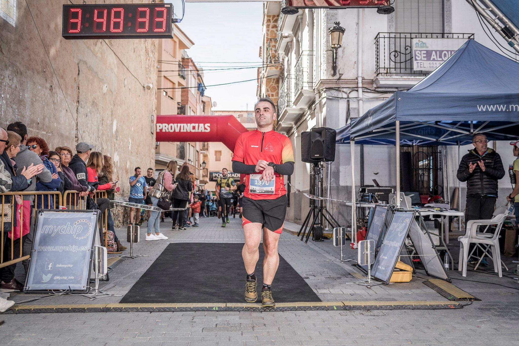 Galería de fotos de la llegada a meta de la carrera de 15 kilómetros del Trail de Montanejos 2018