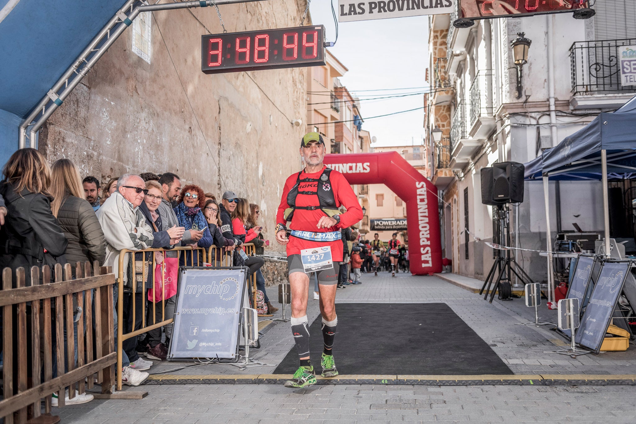 Galería de fotos de la llegada a meta de la carrera de 15 kilómetros del Trail de Montanejos 2018