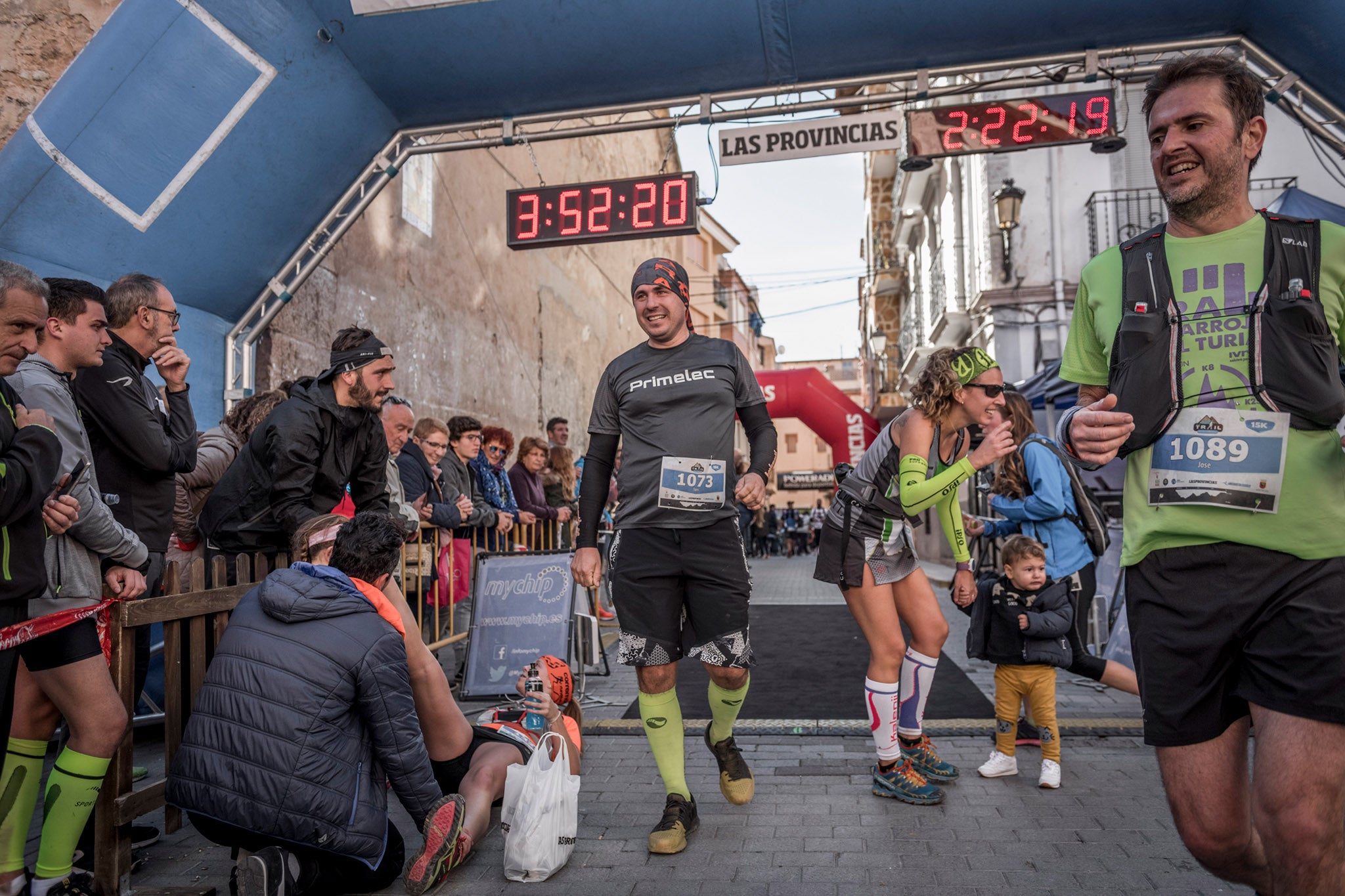 Galería de fotos de la llegada a meta de la carrera de 15 kilómetros del Trail de Montanejos 2018