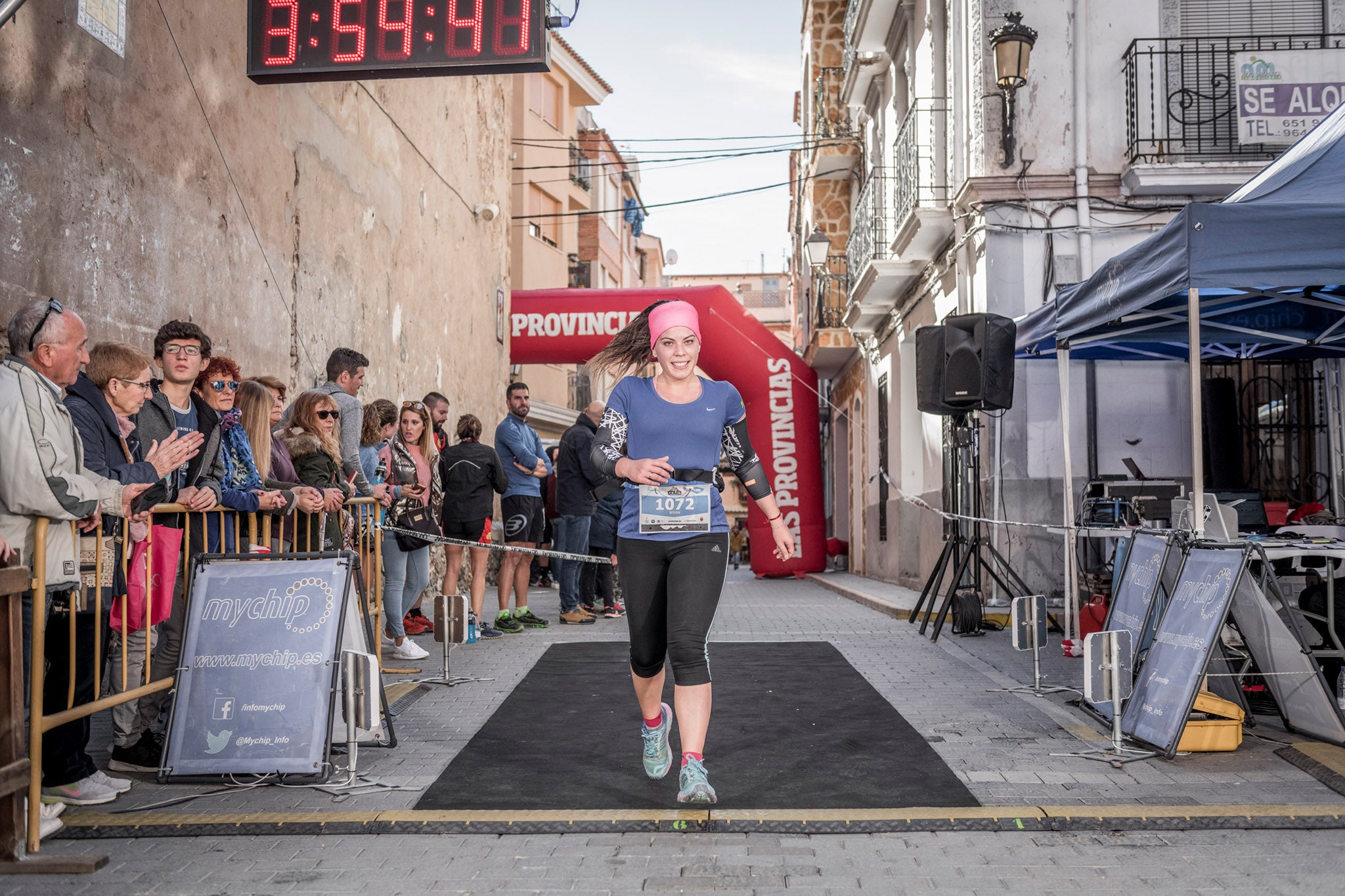 Galería de fotos de la llegada a meta de la carrera de 15 kilómetros del Trail de Montanejos 2018