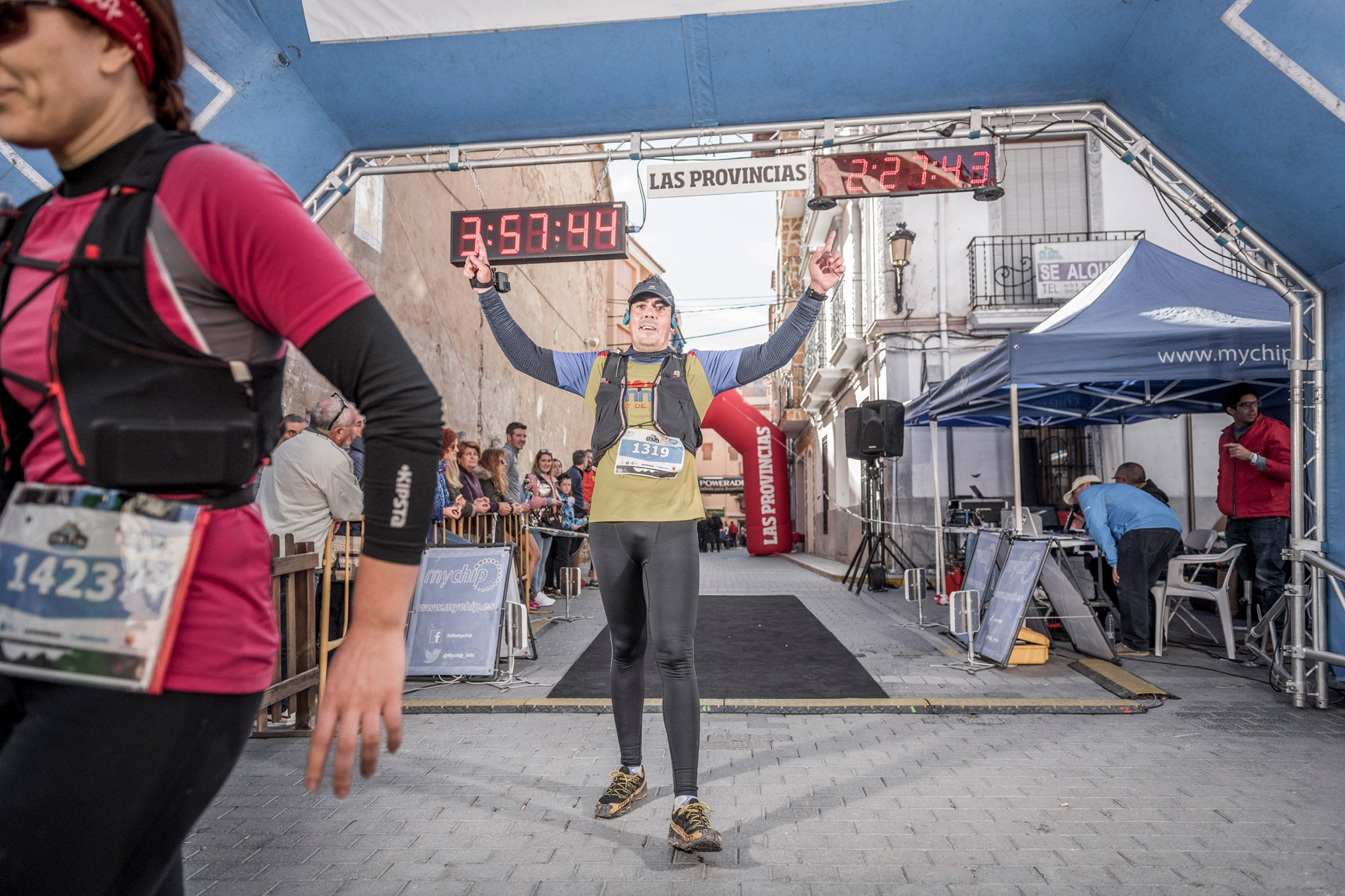 Galería de fotos de la llegada a meta de la carrera de 15 kilómetros del Trail de Montanejos 2018