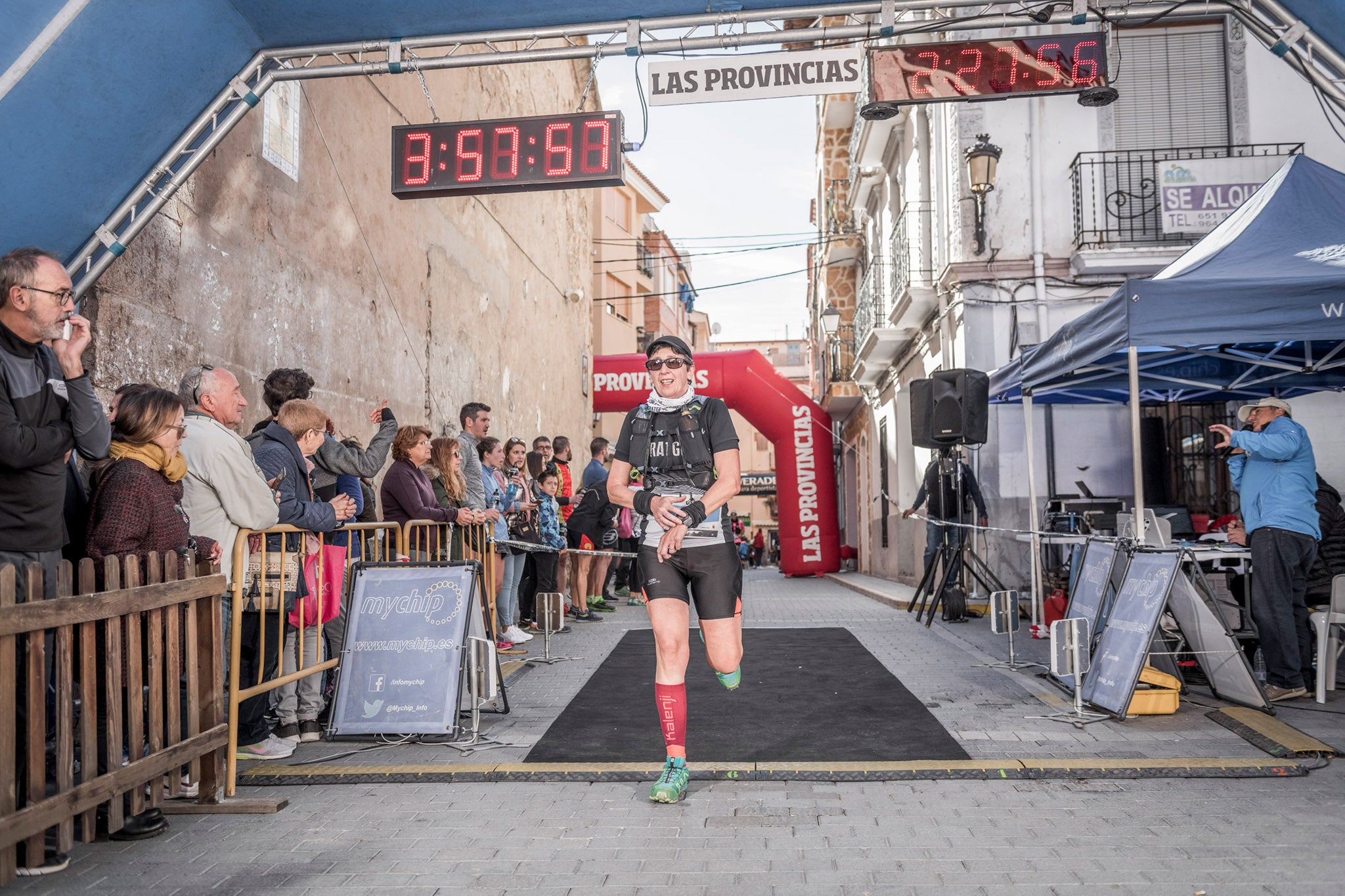 Galería de fotos de la llegada a meta de la carrera de 15 kilómetros del Trail de Montanejos 2018