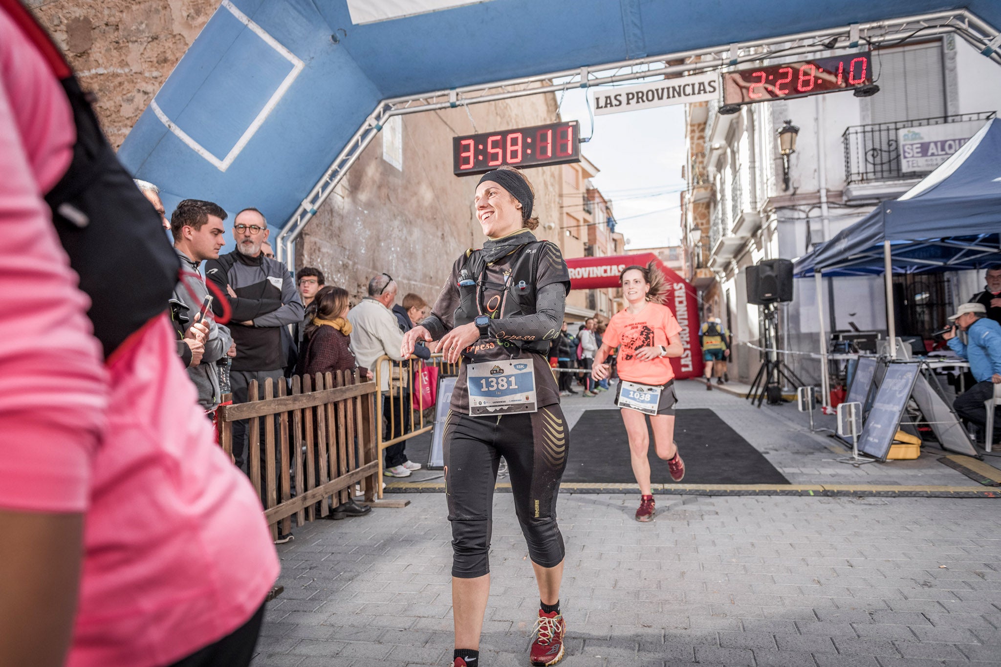 Galería de fotos de la llegada a meta de la carrera de 15 kilómetros del Trail de Montanejos 2018