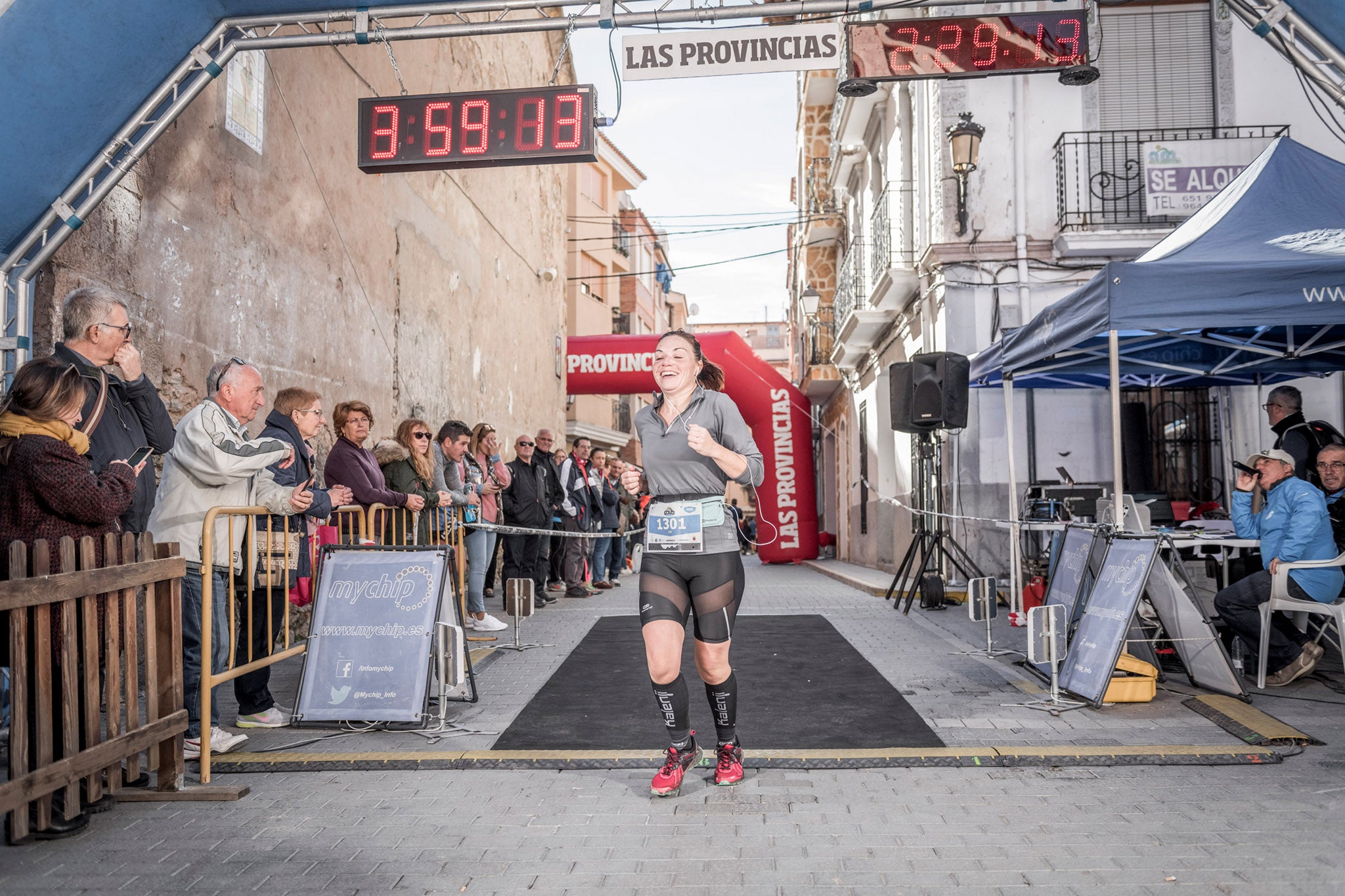 Galería de fotos de la llegada a meta de la carrera de 15 kilómetros del Trail de Montanejos 2018