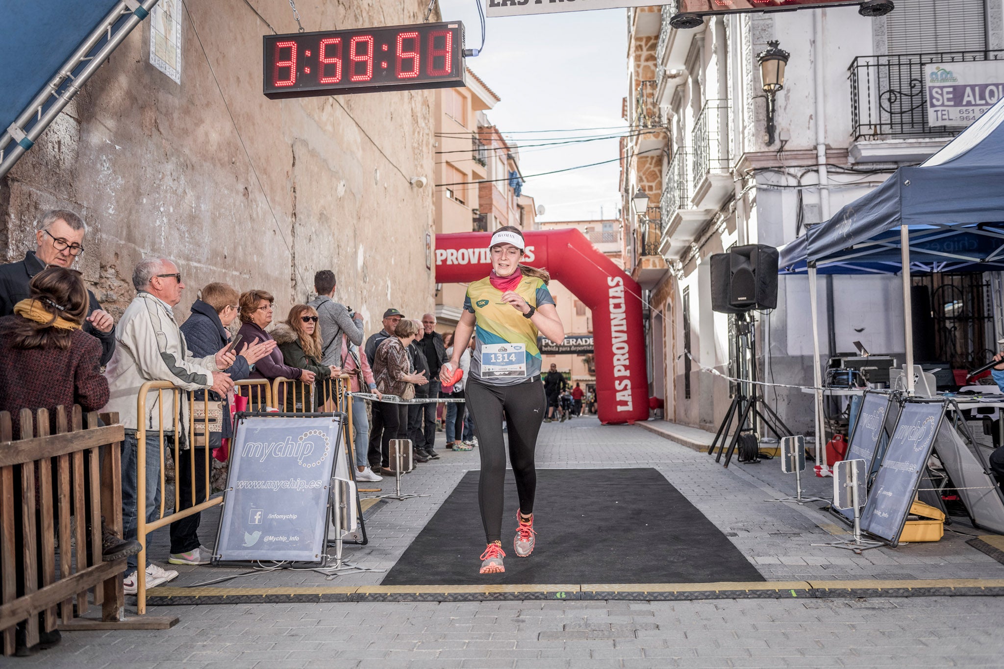 Galería de fotos de la llegada a meta de la carrera de 15 kilómetros del Trail de Montanejos 2018