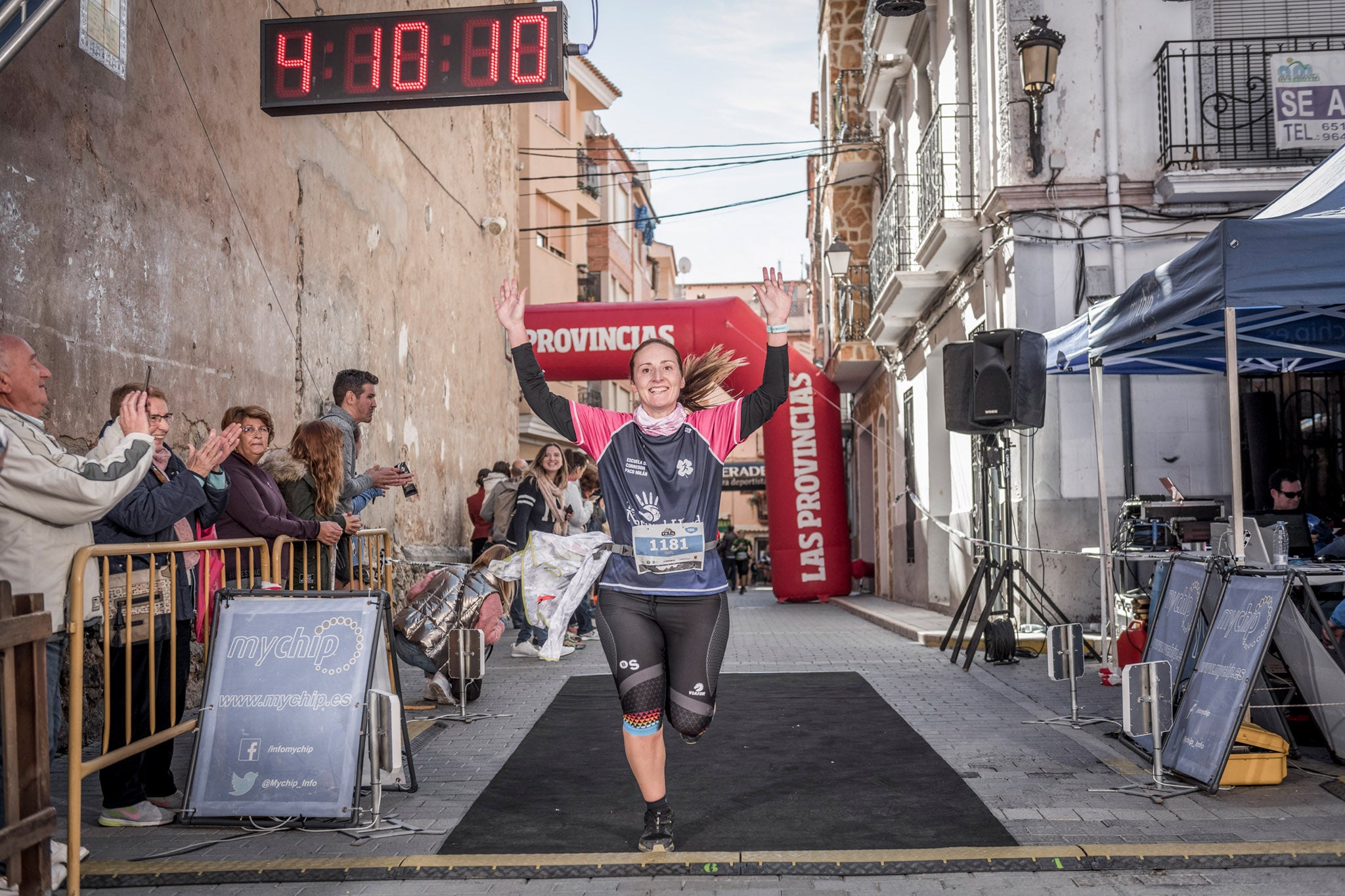 Galería de fotos de la llegada a meta de la carrera de 15 kilómetros del Trail de Montanejos 2018