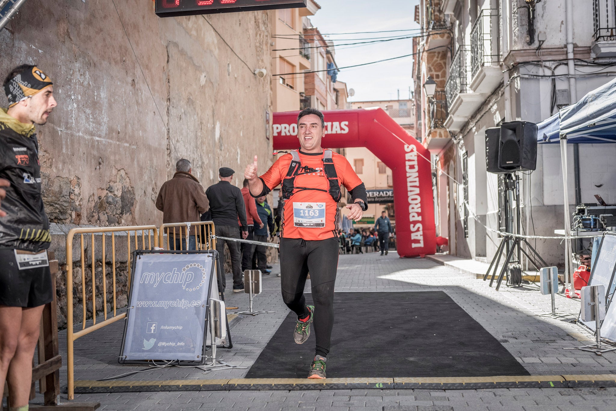 Galería de fotos de la llegada a meta de la carrera de 15 kilómetros del Trail de Montanejos 2018