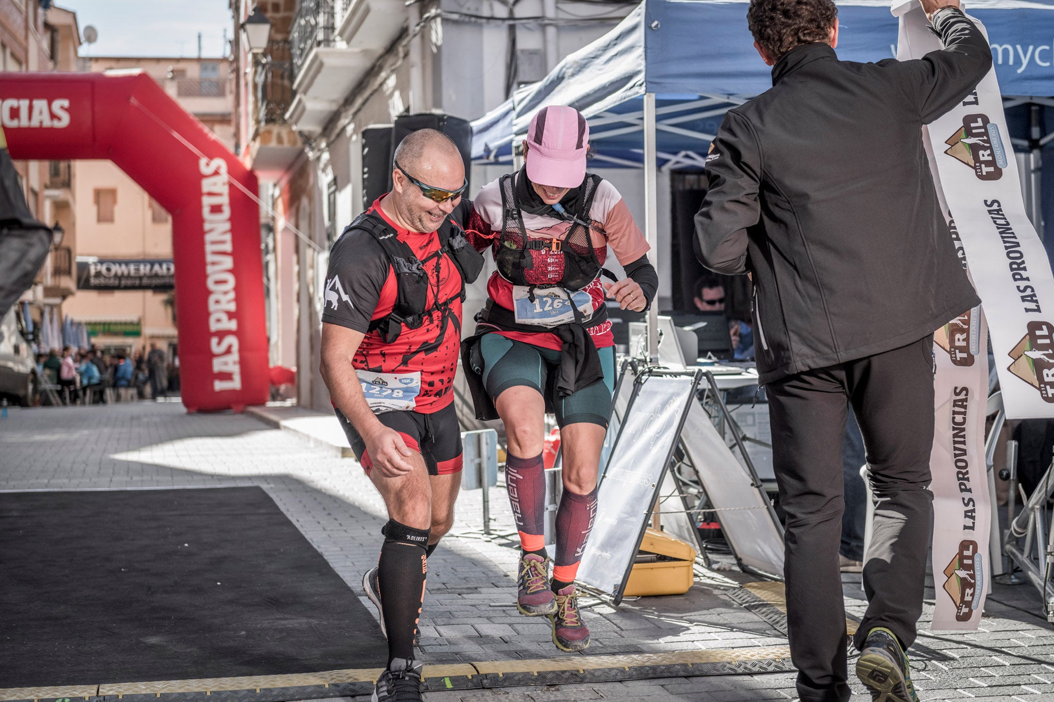 Galería de fotos de la llegada a meta de la carrera de 15 kilómetros del Trail de Montanejos 2018