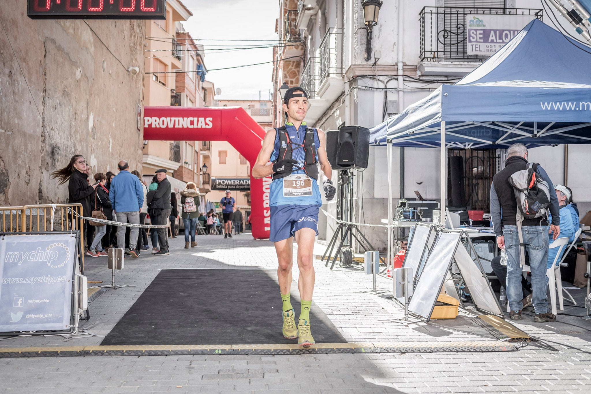 Galería de fotos de la llegada a meta de la carrera de 15 kilómetros del Trail de Montanejos 2018